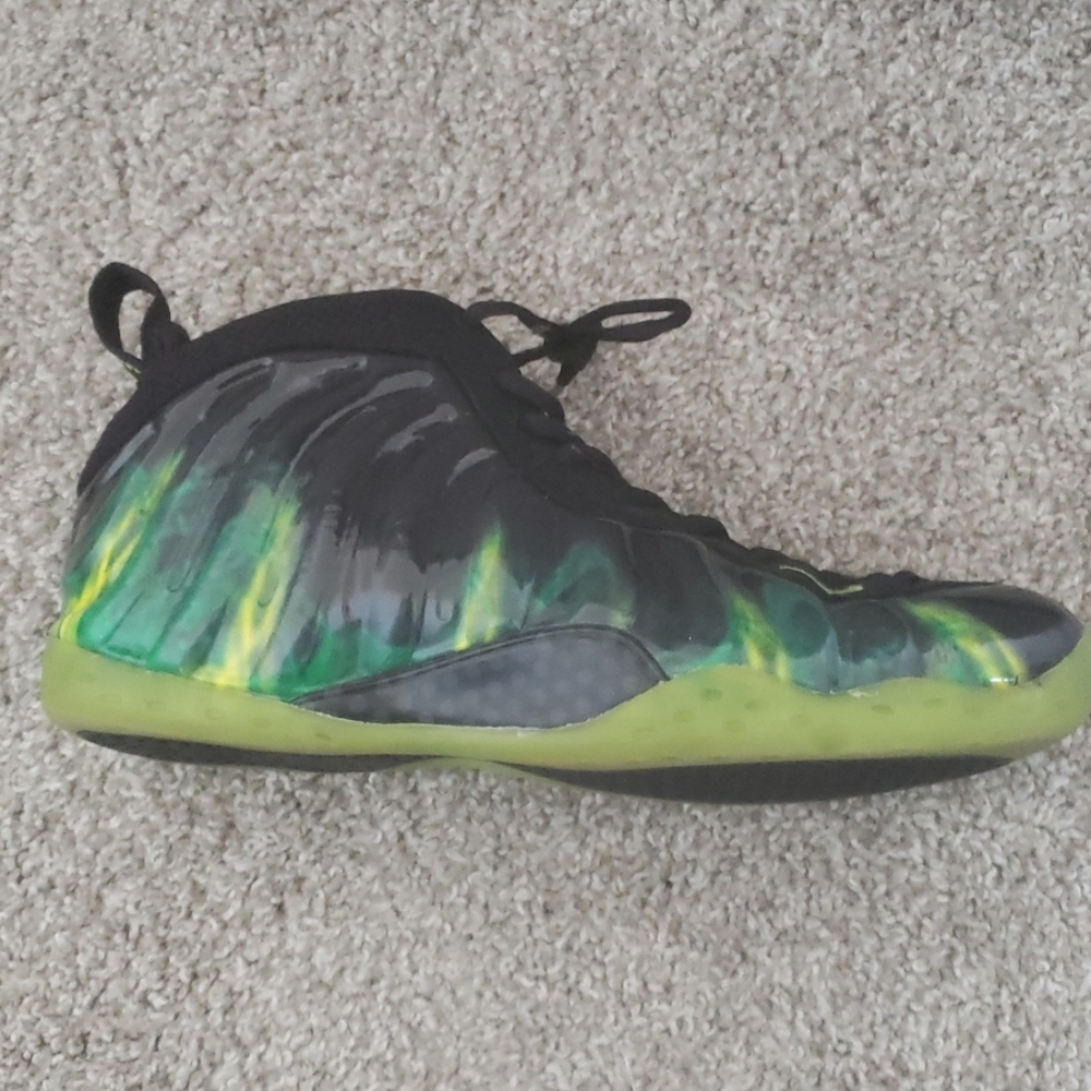 Foamposite nike mens size 8